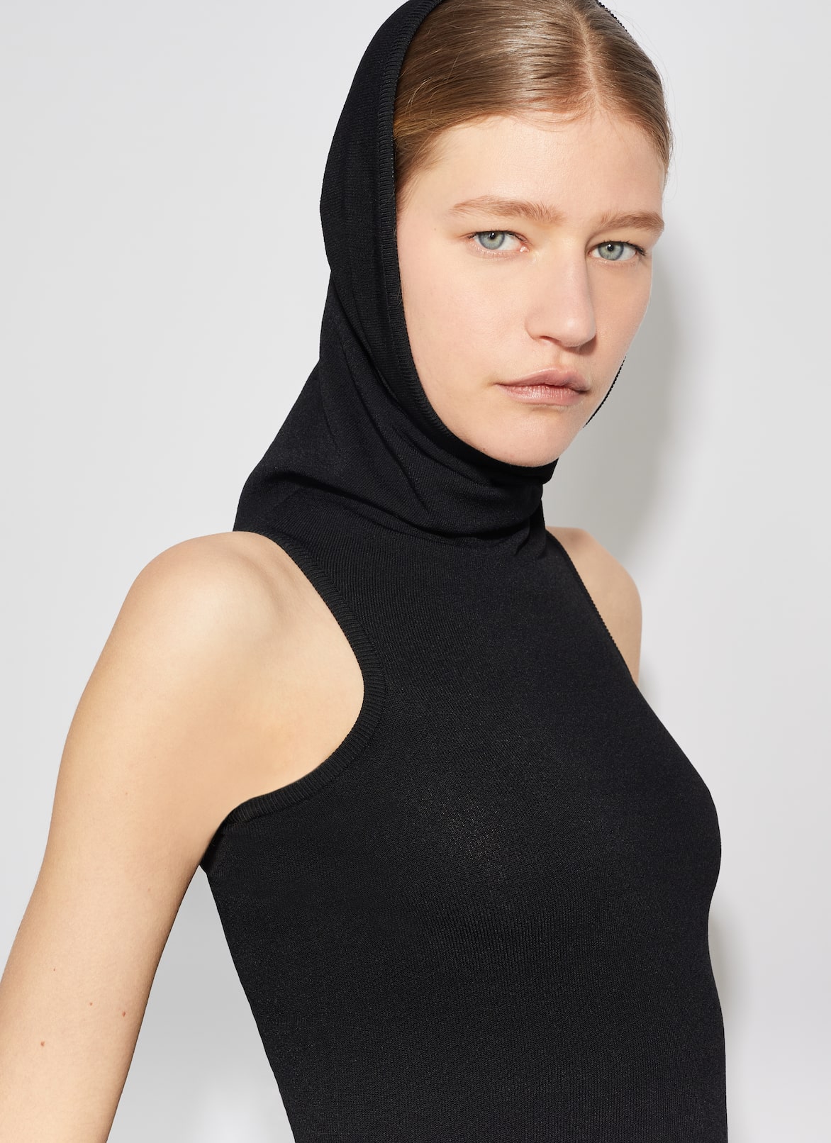 Crop hooded top ALAÏA BLACK CROP HOODED TOP